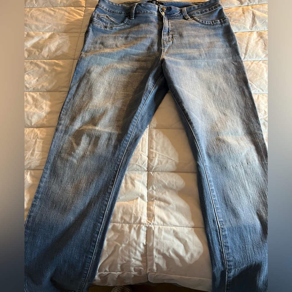 Like new light blue denim jeans. Skinny jeans Women’s size 14 - Picture 2 of 9